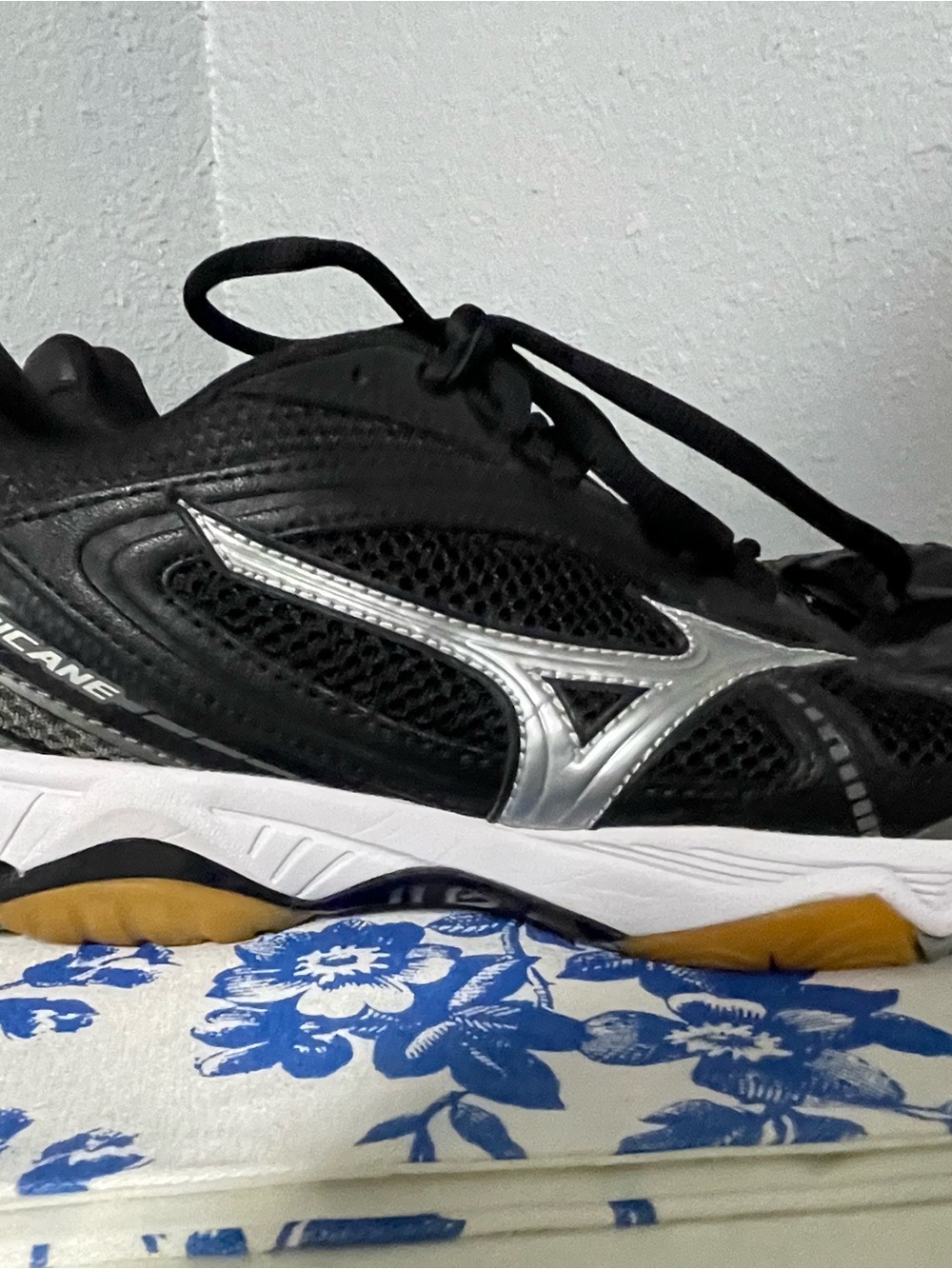 Mizuno Wave Hurricane Black Silver Athletic Sneakers with Gum Outsole